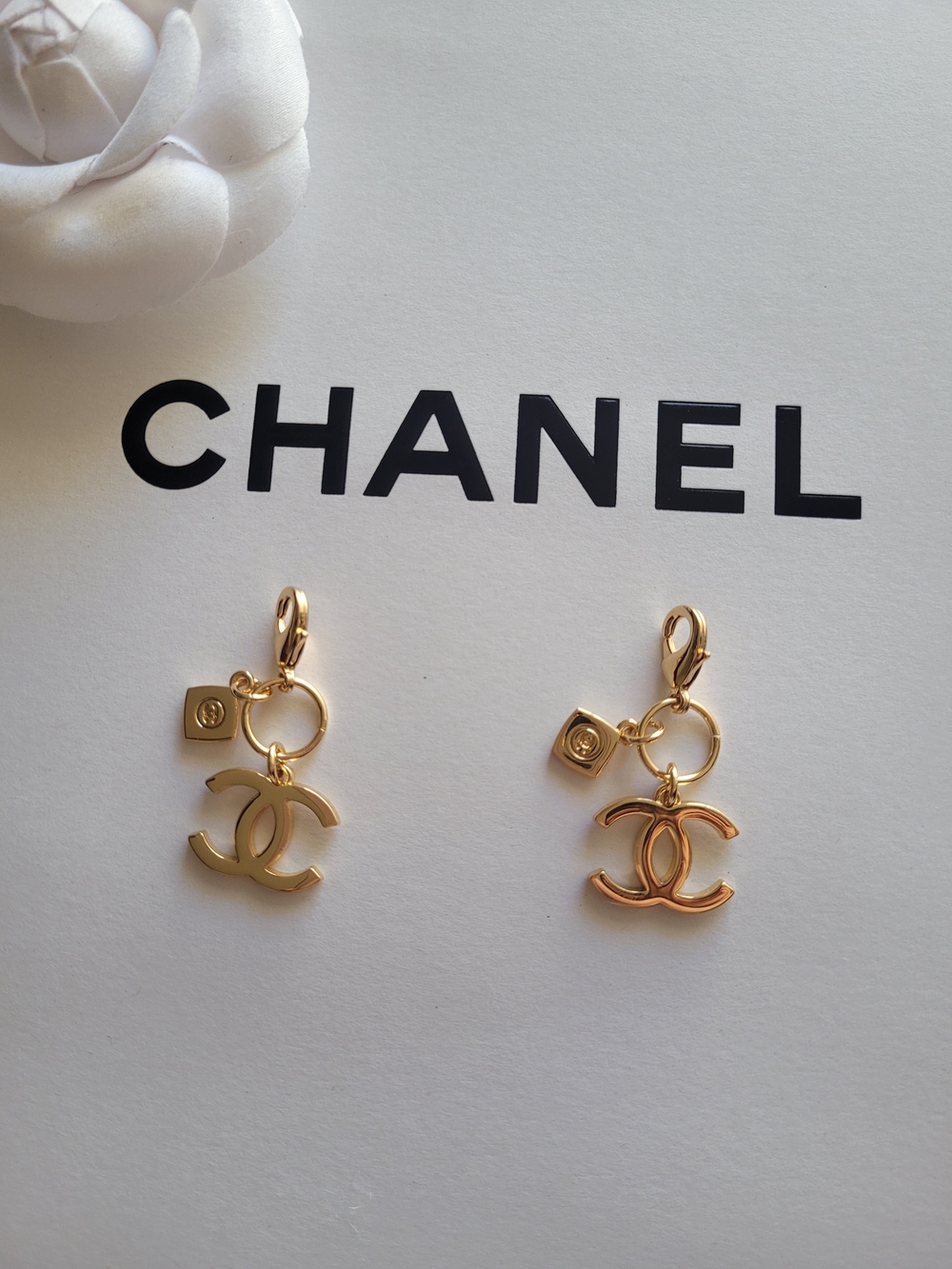 CHANEL Gold-Tone Interlocking CC Charms